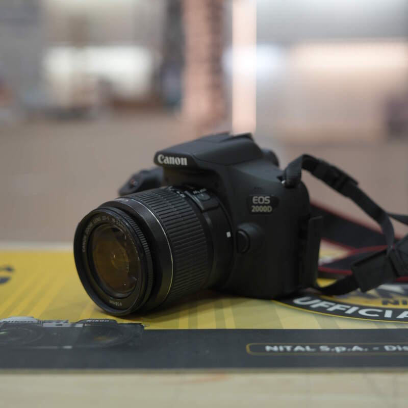Canon EOS 2000D kit 18-55mm f/3.5-5.6 III - Usato